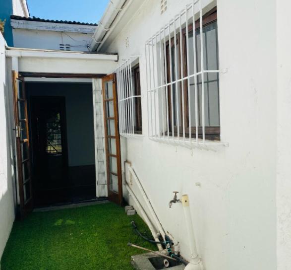 To Let 2 Bedroom Property for Rent in Zonnebloem Western Cape